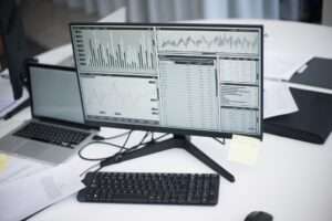 Digital slot machine interface analysis on a professional monitor