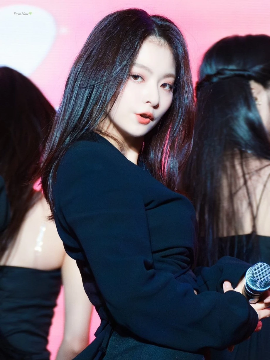 프로미스나인 (fromis_9) 이나경 08.jpeg