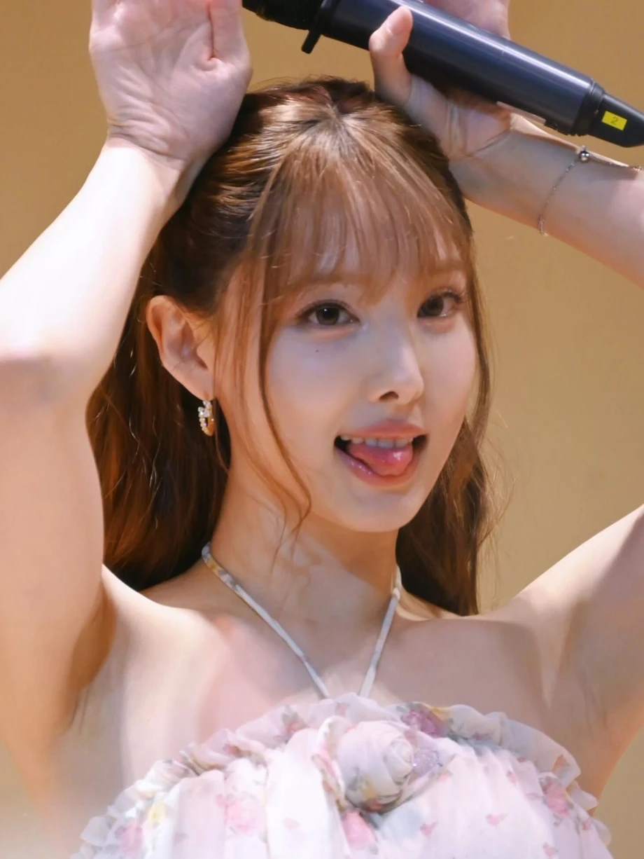nayeonbbyjype_3991850541319645337_2026-09-22.jpeg