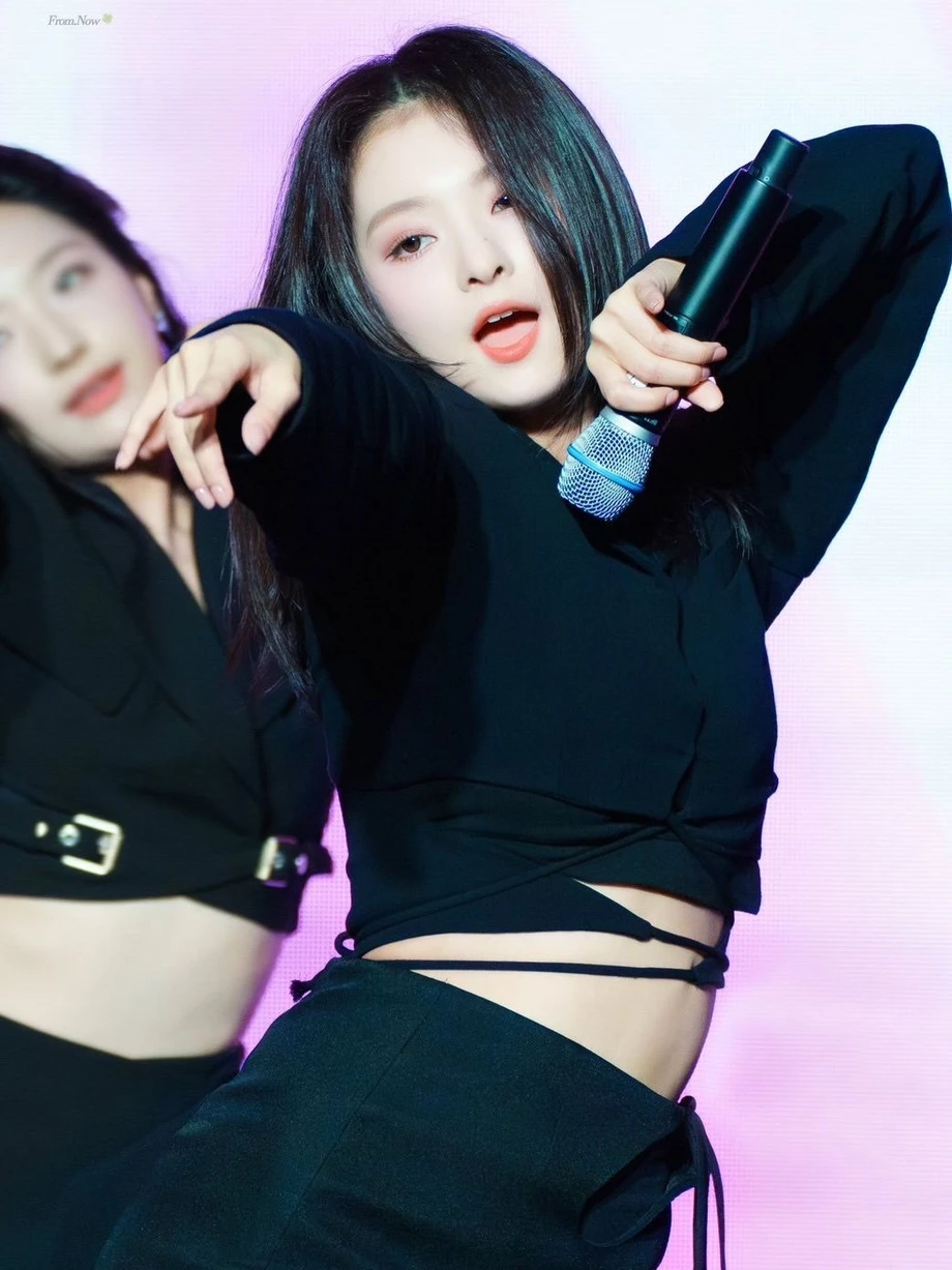 프로미스나인 (fromis_9) 이나경 01.jpeg