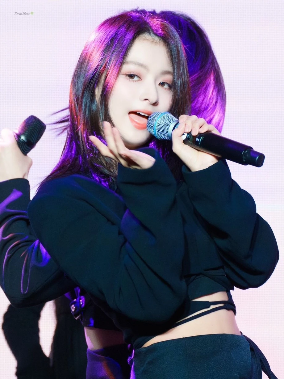프로미스나인 (fromis_9) 이나경 02.jpeg