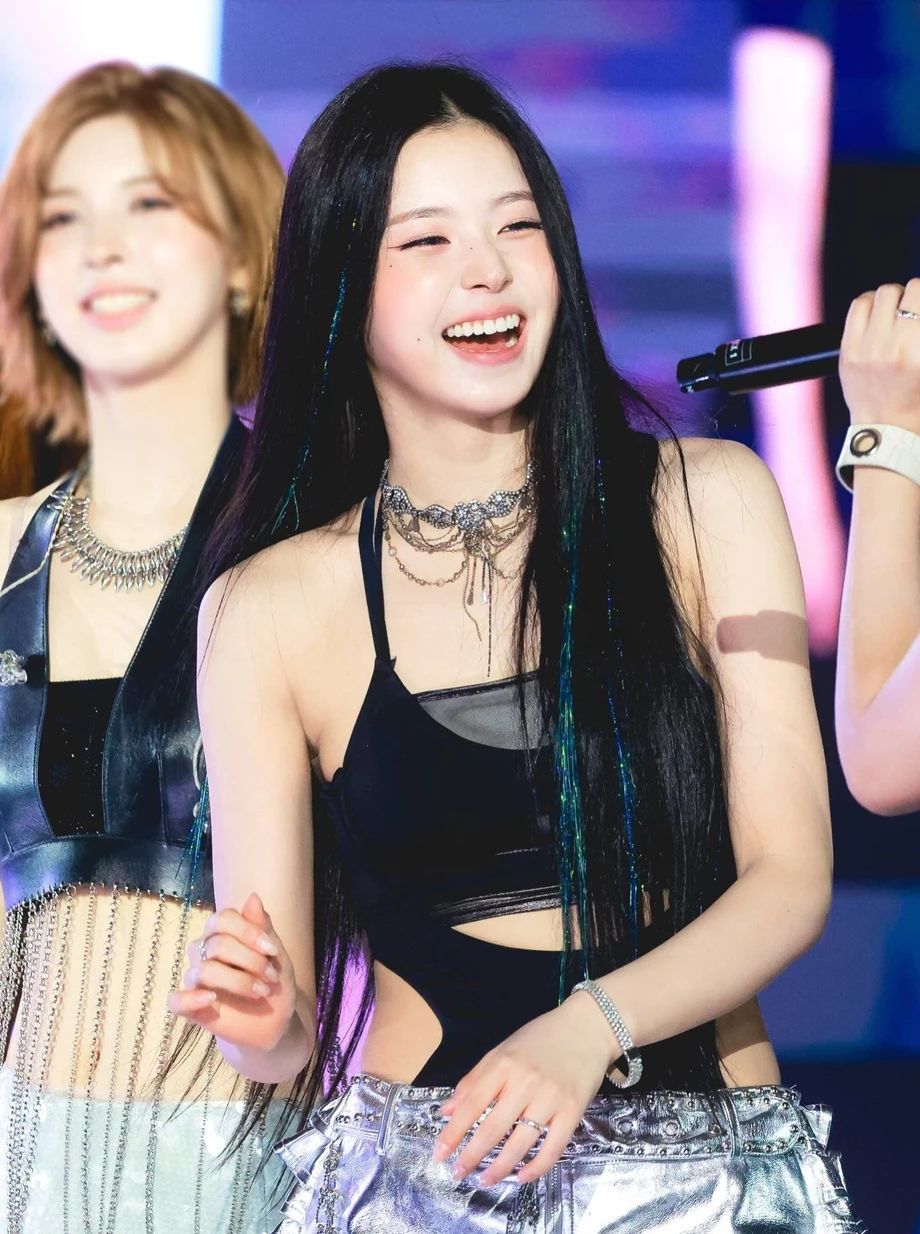 NMIXX (엔믹스) 규진 06.jpeg