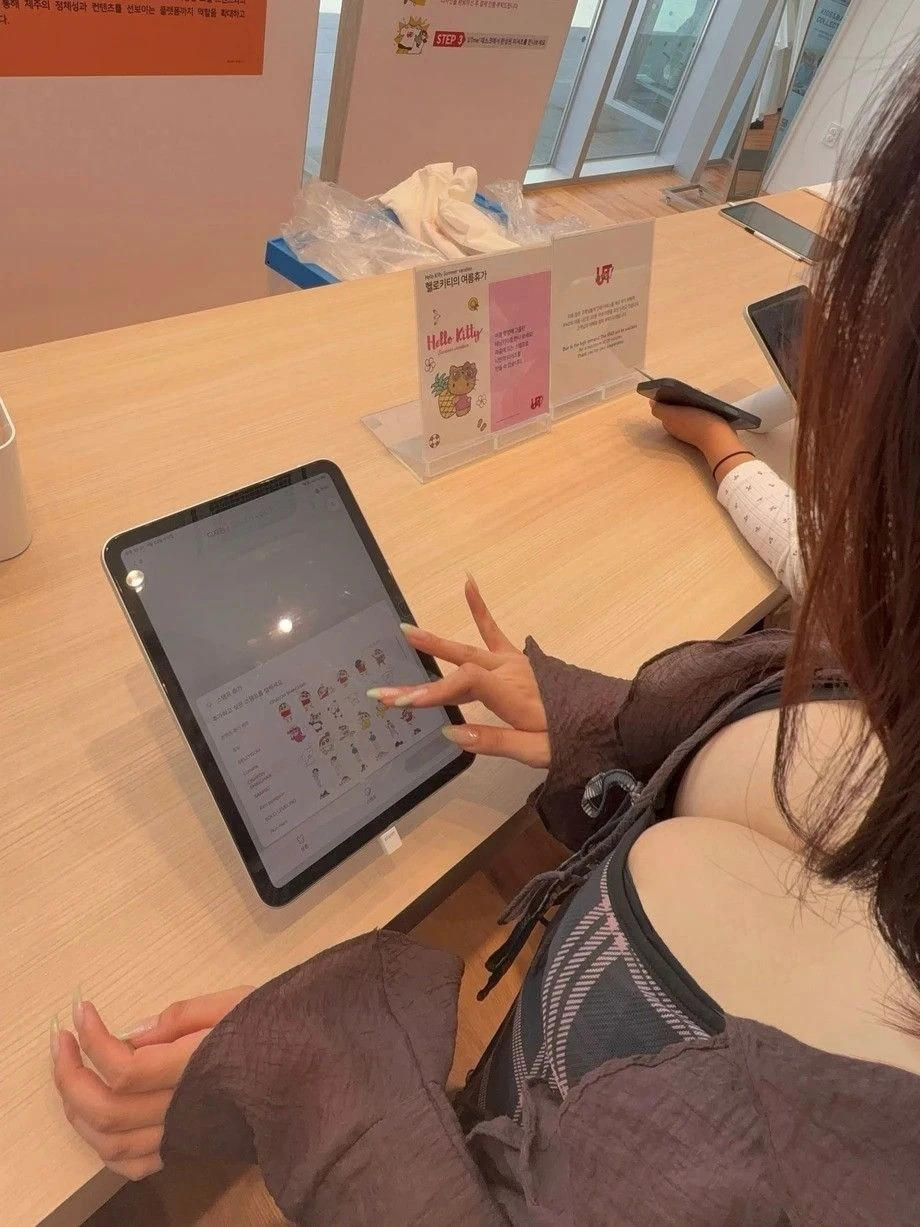 묵직한 거유 가슴 언더붑2.jpeg