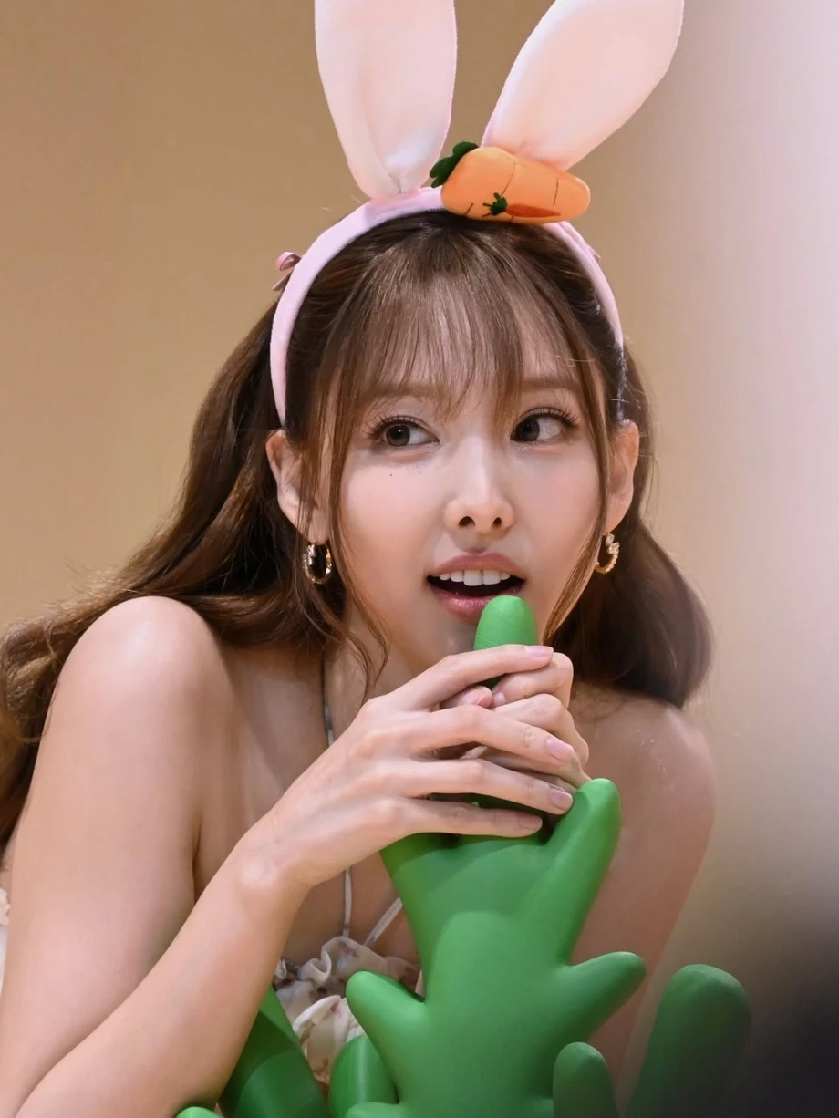 nayeonbbyjype_3991850518552876458_2026-09-22.jpeg